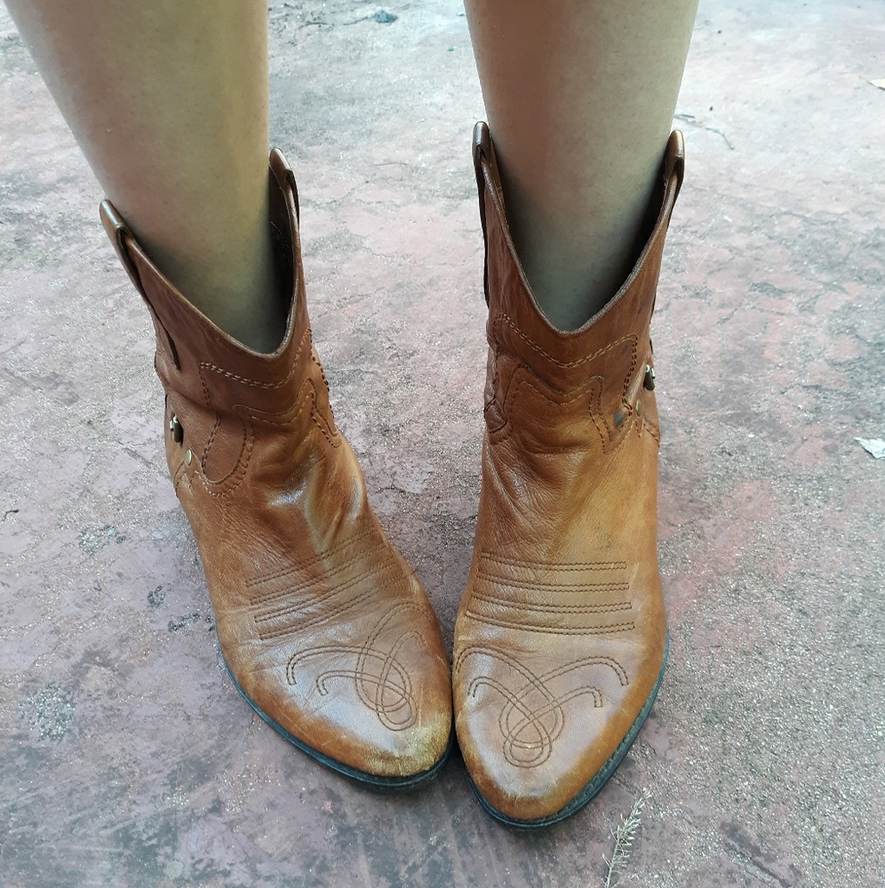 SOLD Western Boots